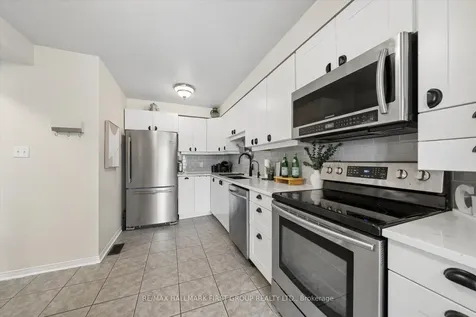 52 Anchorage Avenue Whitby ON L1N 9P1