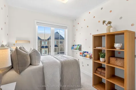 30 Hallmark Way Whitby ON L1P 0K2