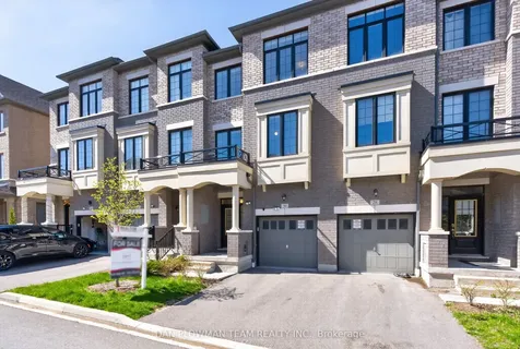 30 Hallmark Way Whitby ON L1P 0K2