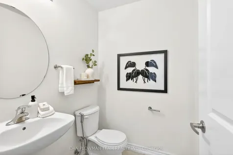 30 Hallmark Way Whitby ON L1P 0K2