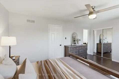 15 Stanford Crescent Clarington ON L1B 1G1