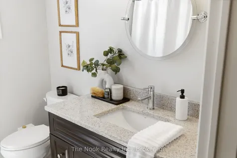 15 Stanford Crescent Clarington ON L1B 1G1