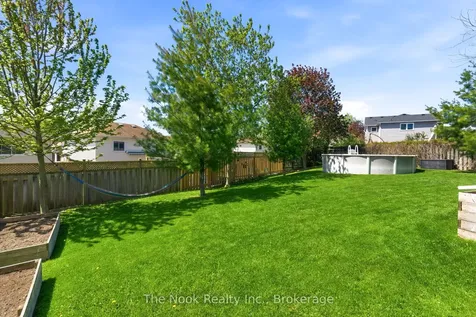 15 Stanford Crescent Clarington ON L1B 1G1