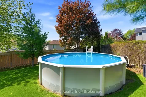 15 Stanford Crescent Clarington ON L1B 1G1