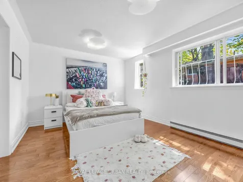 95 Oakridge Drive Toronto ON M1M 2A6