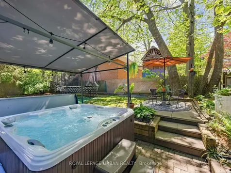 95 Oakridge Drive Toronto ON M1M 2A6