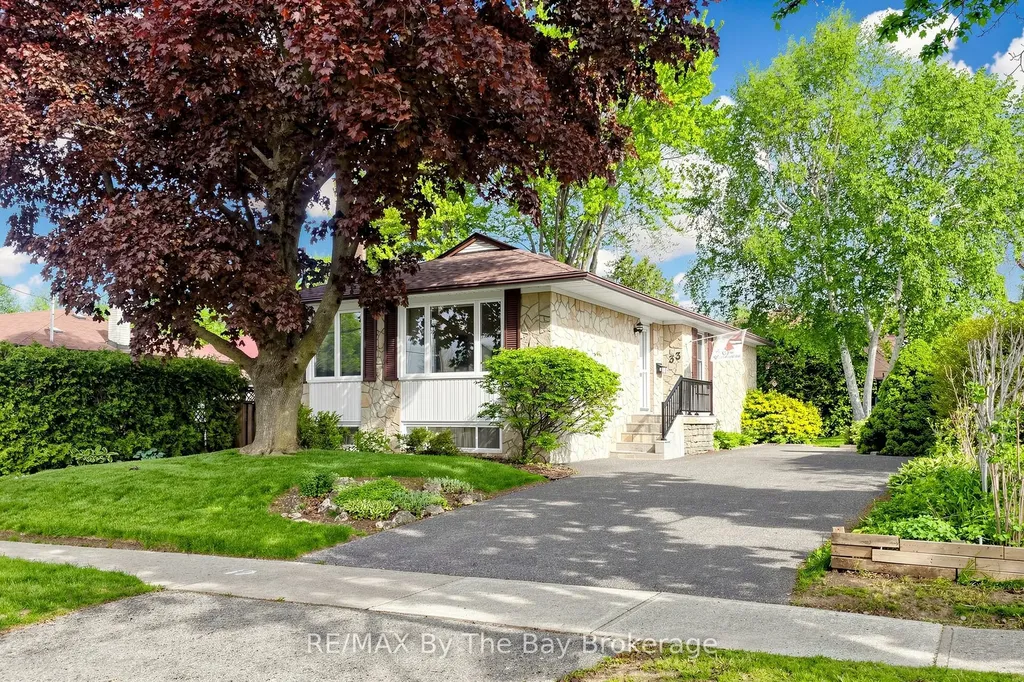 33 Ada Crescent Toronto ON M1P 4A9
