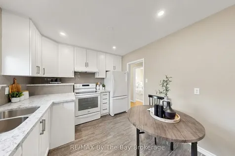 33 Ada Crescent Toronto ON M1P 4A9