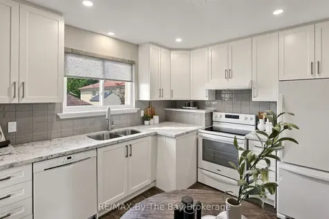 33 Ada Crescent Toronto ON M1P 4A9