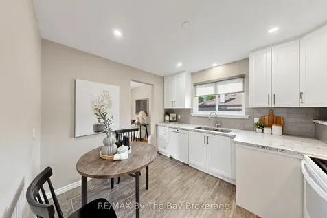 33 Ada Crescent Toronto ON M1P 4A9