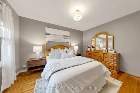 33 Ada Crescent Toronto ON M1P 4A9