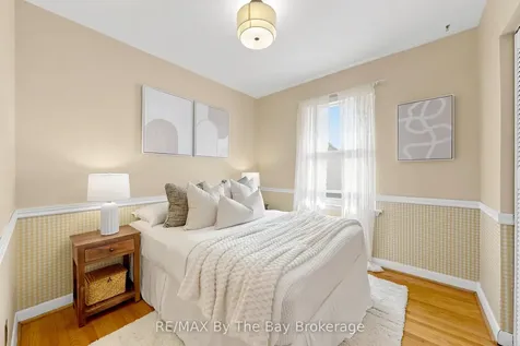 33 Ada Crescent Toronto ON M1P 4A9