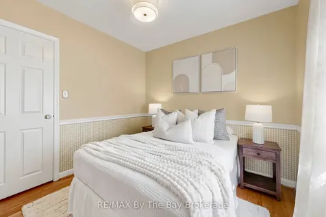 33 Ada Crescent Toronto ON M1P 4A9