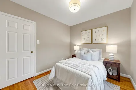 33 Ada Crescent Toronto ON M1P 4A9