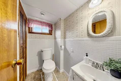 33 Ada Crescent Toronto ON M1P 4A9