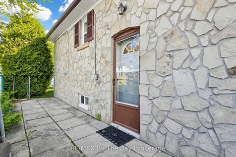 33 Ada Crescent Toronto ON M1P 4A9
