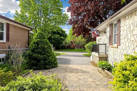33 Ada Crescent Toronto ON M1P 4A9