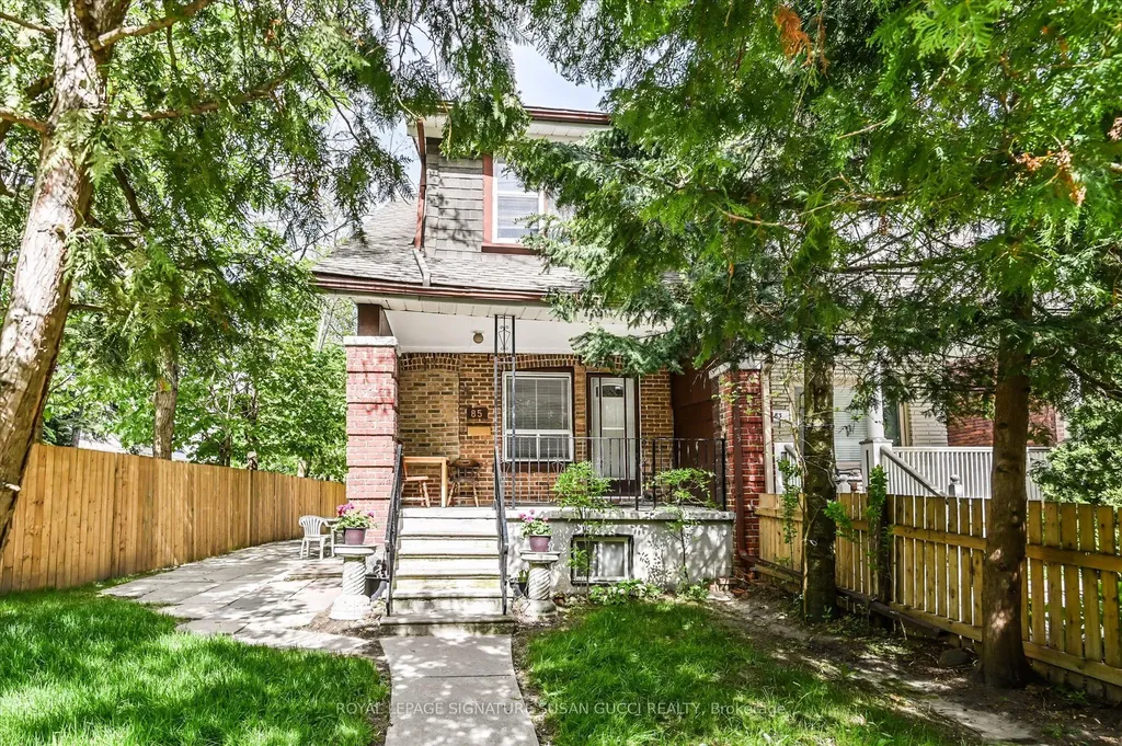 85 Linsmore Crescent Toronto ON M4J 4K2