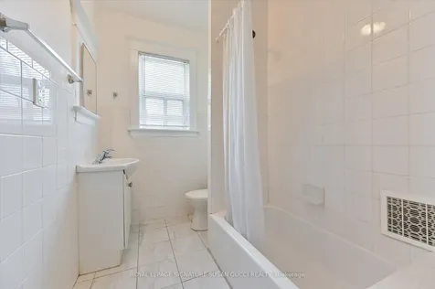85 Linsmore Crescent Toronto ON M4J 4K2