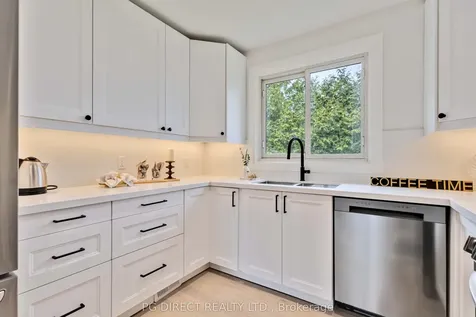 14 Heber Down Crescent Whitby ON L1M 1A8