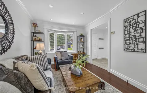 632 Chiron Crescent Pickering ON L1V 4T4