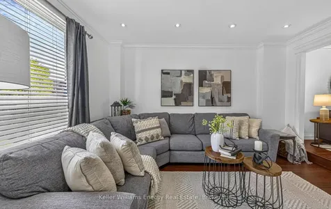 632 Chiron Crescent Pickering ON L1V 4T4
