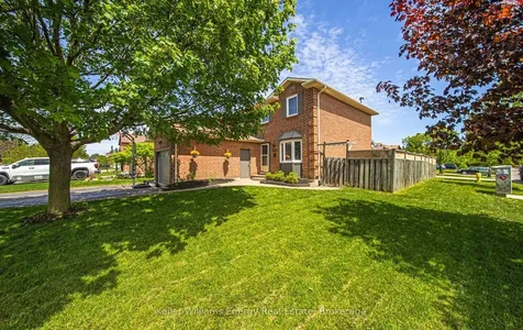 632 Chiron Crescent Pickering ON L1V 4T4