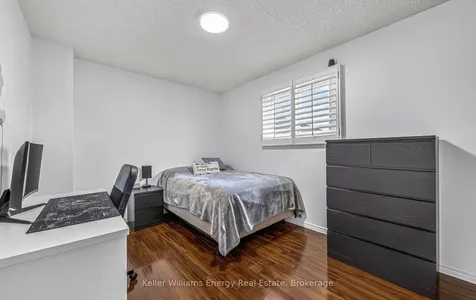632 Chiron Crescent Pickering ON L1V 4T4