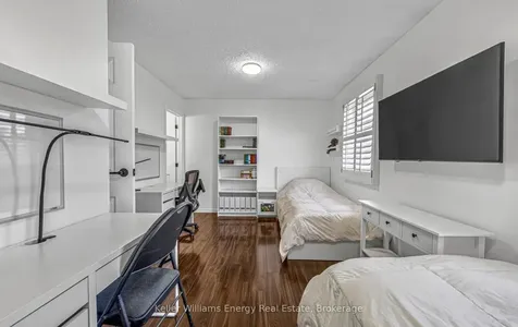 632 Chiron Crescent Pickering ON L1V 4T4