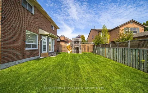 632 Chiron Crescent Pickering ON L1V 4T4