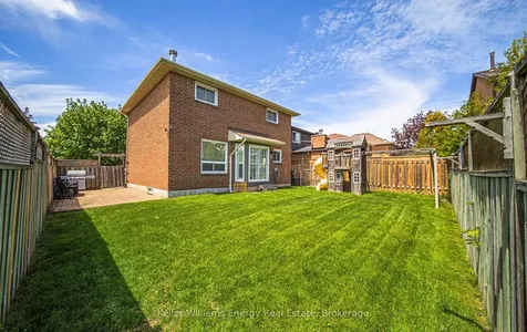 632 Chiron Crescent Pickering ON L1V 4T4