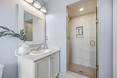 156 Shrewsbury Drive Whitby ON L1M 0E3