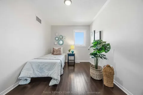 156 Shrewsbury Drive Whitby ON L1M 0E3