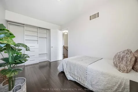 156 Shrewsbury Drive Whitby ON L1M 0E3