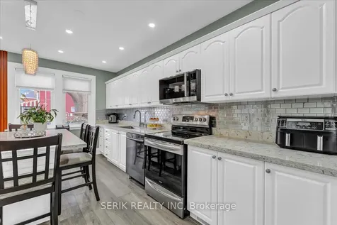 62 Harold Street Oshawa ON L1H 4Y3