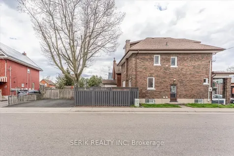 62 Harold Street Oshawa ON L1H 4Y3