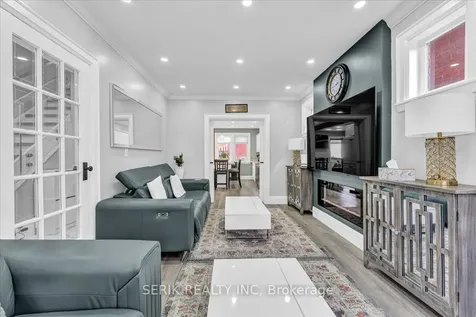 62 Harold Street Oshawa ON L1H 4Y3