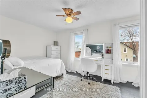 62 Harold Street Oshawa ON L1H 4Y3
