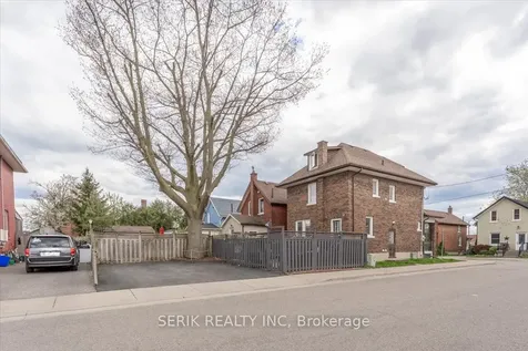 62 Harold Street Oshawa ON L1H 4Y3