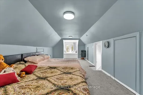 62 Harold Street Oshawa ON L1H 4Y3