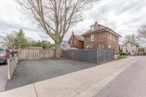 62 Harold Street Oshawa ON L1H 4Y3