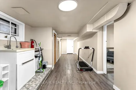 62 Harold Street Oshawa ON L1H 4Y3