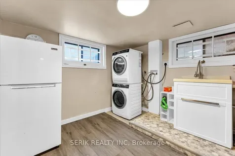62 Harold Street Oshawa ON L1H 4Y3