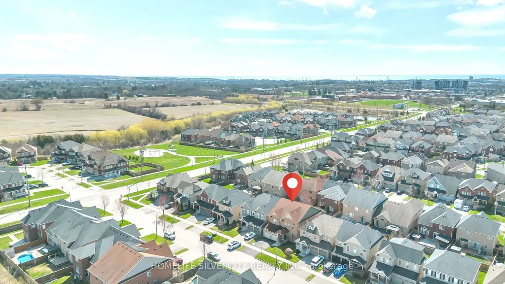 23 Ross Wright Avenue Clarington ON L1C 0P6