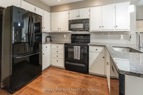 2052 Lynn Heights Drive Pickering ON L1X 1N8