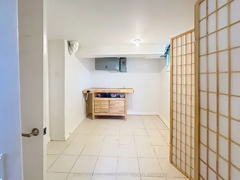 57 Queensdale Avenue Toronto ON M4J 1Y1