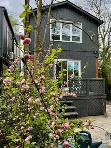 57 Queensdale Avenue Toronto ON M4J 1Y1