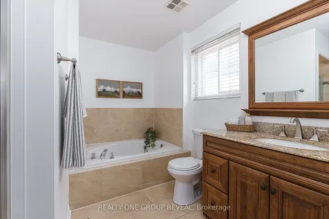 37 Wetherburn Drive Whitby ON L1P 1M7