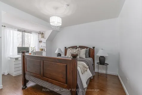37 Wetherburn Drive Whitby ON L1P 1M7
