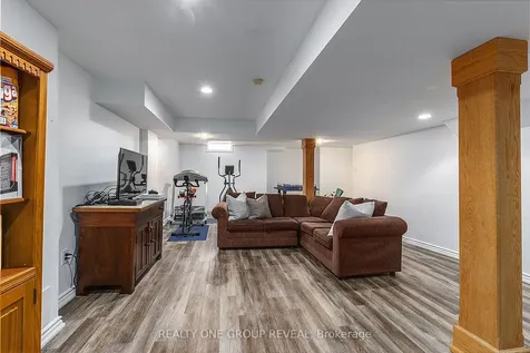 37 Wetherburn Drive Whitby ON L1P 1M7